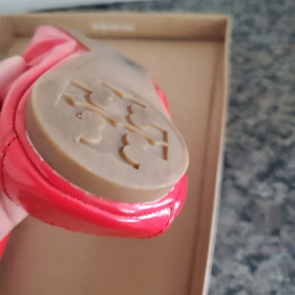 Tory Burch Patent Leather Flat Shoes size 8.5 M. - Picture 9 of 14